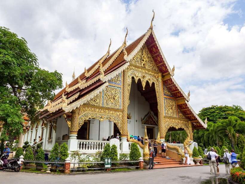 Chiang Mai: 3 Hour Old City and Temples Guided Walking Tour - Wat Chedi Luang and the Great Lanna Stupa