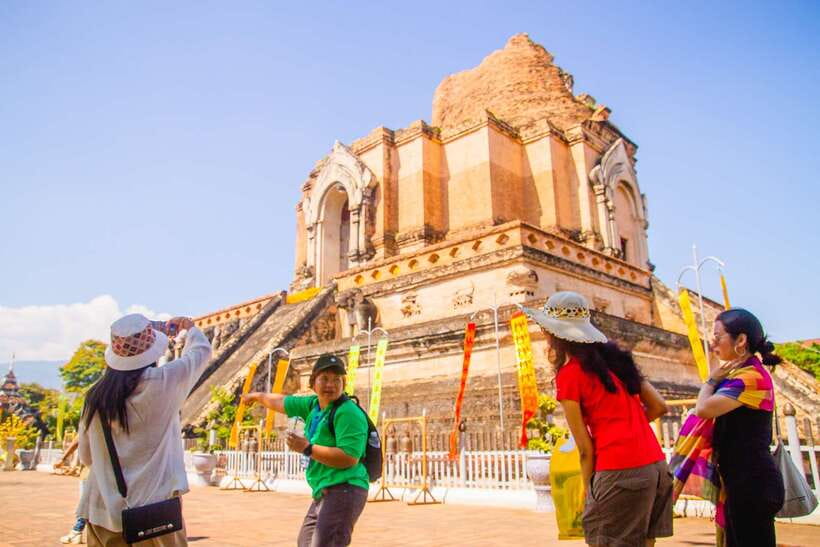 Chiang Mai: 3 Hour Old City and Temples Guided Walking Tour - What to Bring and What to Wear