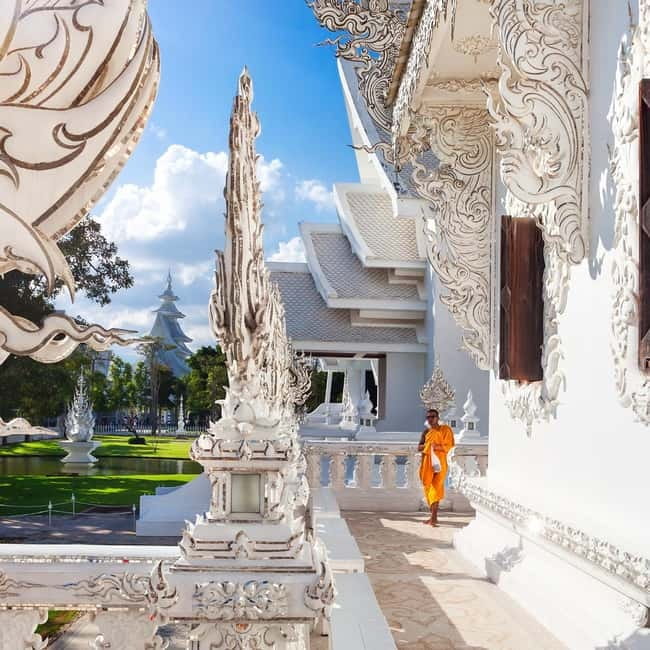 Chiang Mai: Chiang Rai Famous Temples & Hot Springs Day Trip - Lunch is practical, not a centerpiece