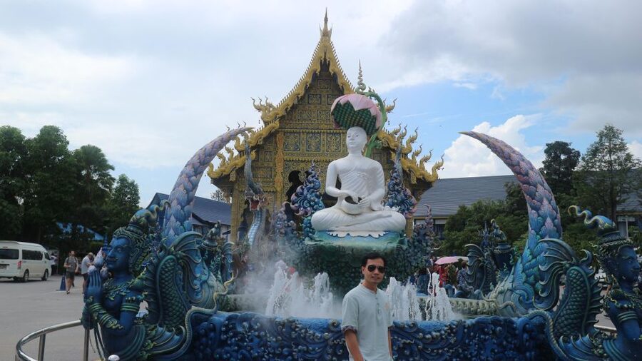 Chiang Mai: Chiang Rai Temples & Black House Discovery Tour - Lunch, water, and what the $51 covers