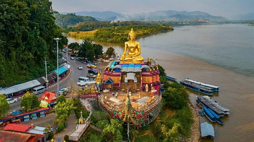 Chiang Mai: Chiang Rai Temples, Golden Triangle & Boat Tour - The early Chiang Mai pickup and the first hot spring break