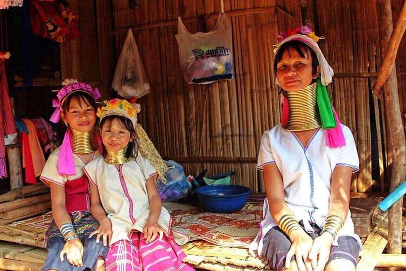 Chiang Mai: Chiang Rai Temples, Karen Tribe and Hot Springs - The Karen long-neck village requires a thoughtful visit