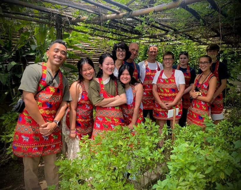 Chiang Mai: Cooking Class, Market & Thai Herbs Garden Tour - Cooking in an Organic Kitchen Garden
