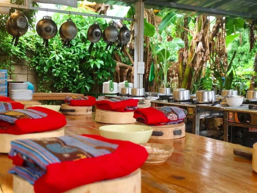 Chiang Mai: Cooking Class, Market & Thai Herbs Garden Tour - Pickup, Timing, and Small Practical Details