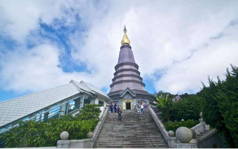 Chiang Mai: Doi Inthanon National Park and Pha Dok Siew Trek - Wachirathan Waterfall: the easy finale