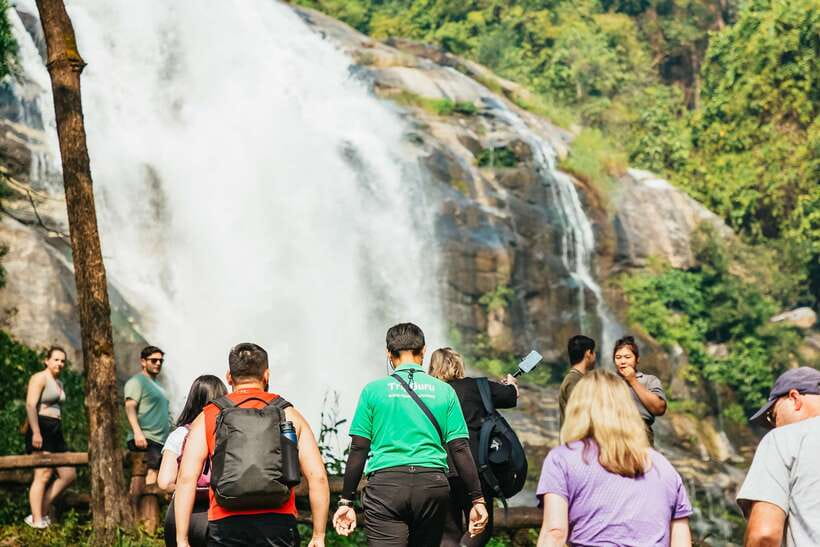 Chiang Mai: Doi Inthanon National Park Eco-Friendly Tour - Lunch and the mountain village visit