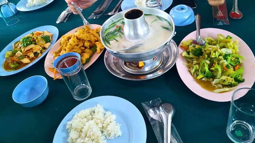 Chiang Mai:Doi Inthanon National Park & Hike at Kew Mae Pan - The Hmong market and an included Thai lunch