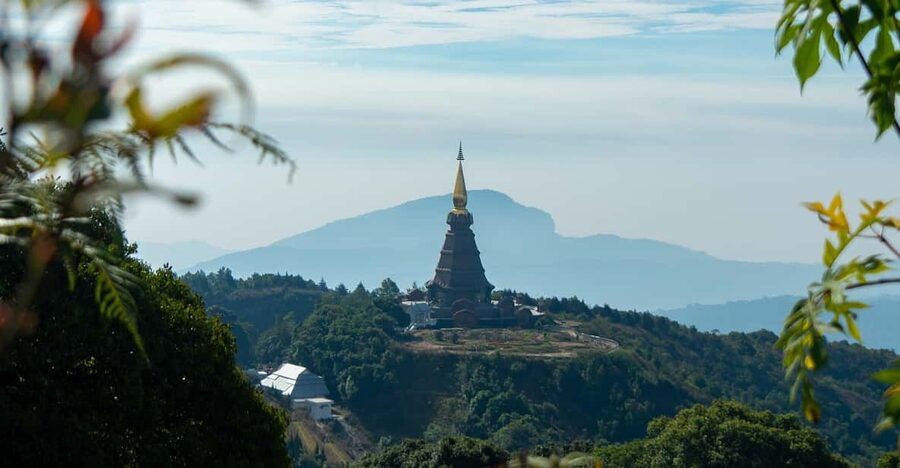 Chiang Mai: Doi Inthanon Park and Pha Dok Siew Trail Trek - A quick stop at the Hmong Market