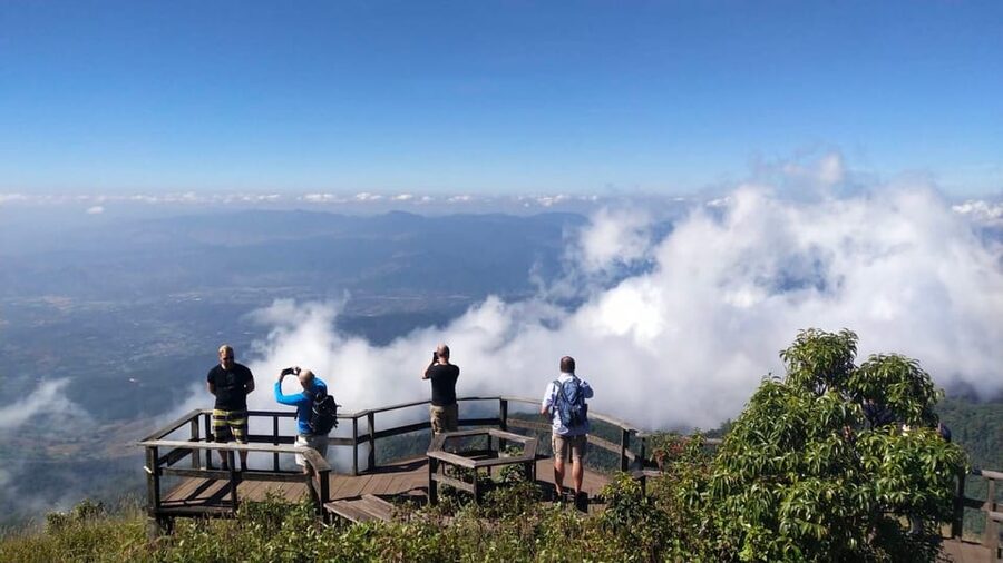 Chiang Mai: Doi Inthanon Park with Kew Mae Pan Hike Day Trip - Reaching Thailand’s highest point at 2,565 meters
