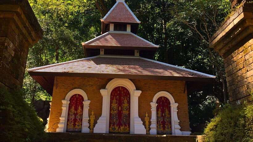 Chiang Mai: Doi Suthep and Wat Pha Lat Temple Evening Tour - What the $22 Price Really Covers