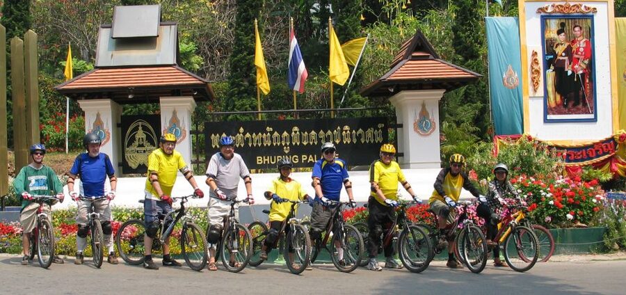 Chiang Mai: Doi Suthep National Park Leisure Hiking & Biking - Walking to the Hmong village