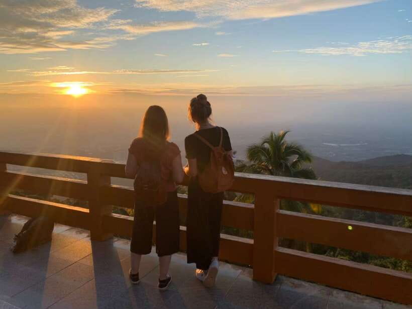 Chiang Mai: Doi Suthep, Wat Umong, and Pha Lat Sunrise Tour - Why the early start is worth it at Doi Suthep