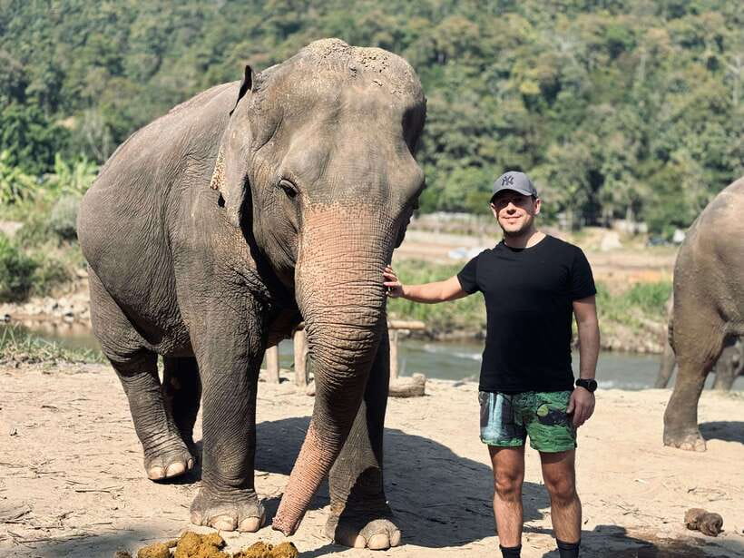 Chiang Mai: Elephant Sanctuary Feeding Program Half-Day Tour - What the five-hour schedule means for your day
