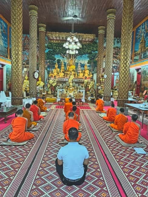 Chiang Mai: Evening Chanting & Meditation - Practical advice for a respectful visit