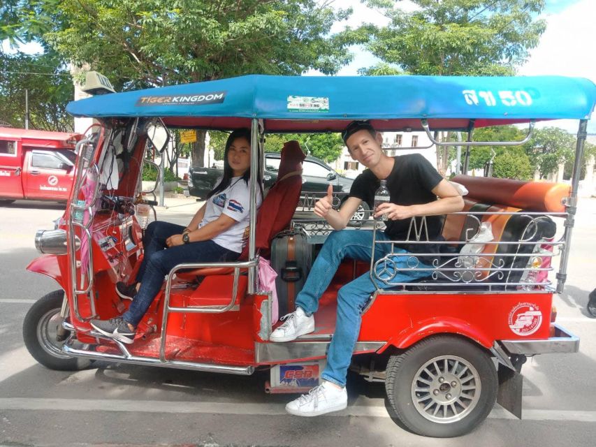 Chiang Mai: Exploration of Old City by Private Tuk-Tuk - Mueang Mai and Warorot markets
