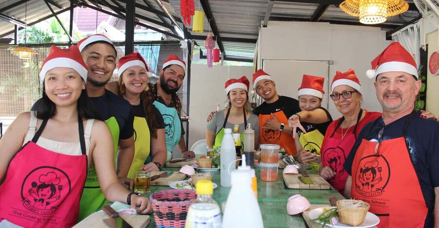 Chiang Mai: Half Day Evening Cooking Class with Market Tour - Starting at Kad Kom Market