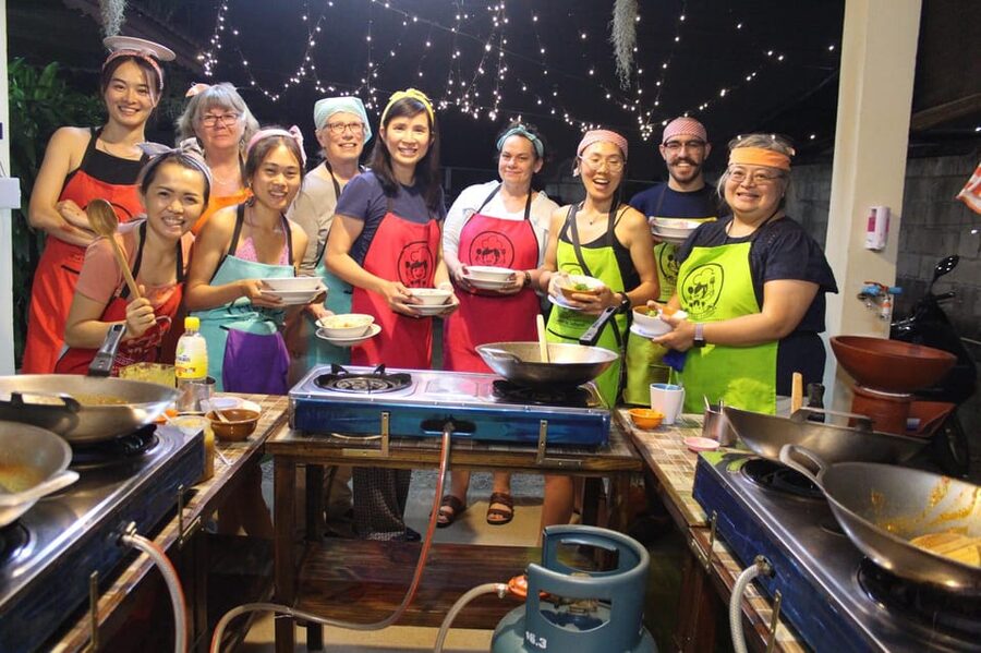 Chiang Mai: Half Day Evening Cooking Class with Market Tour - The Limits of This Cooking Class