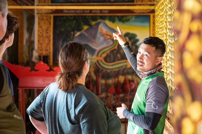 Chiang Mai: Historic Old City Bike Tour - Morning or Night - Wat Chedi Luang and the city pillar
