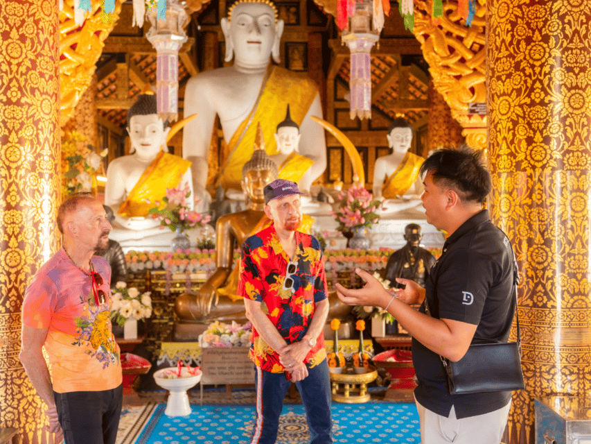 Chiang Mai: Historical and Culture Exploration Walking Tour - Clothing, comfort, and temple manners