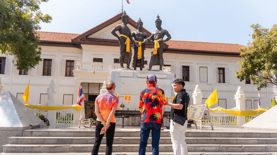 Chiang Mai: Historical and Culture Exploration Walking Tour - Seeing the ruins and the Buddha inside