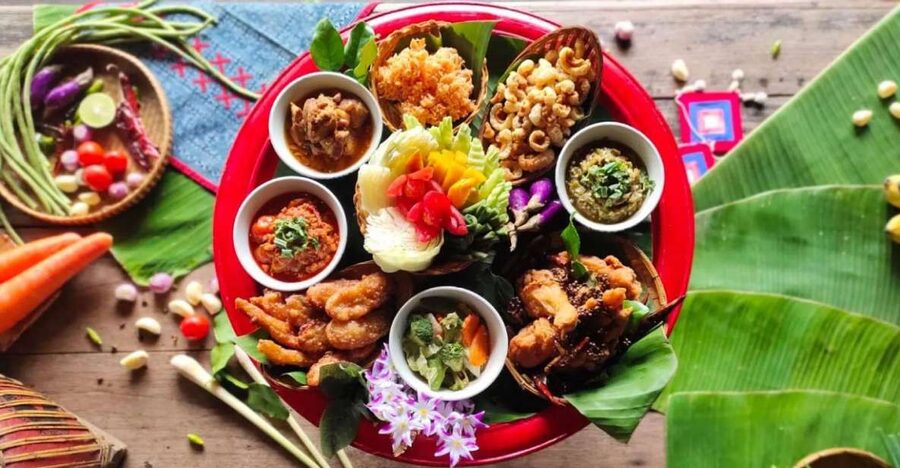 Chiang Mai: Khantoke Dinner with Traditional Performance - What Khantoke dinner means in Chiang Mai
