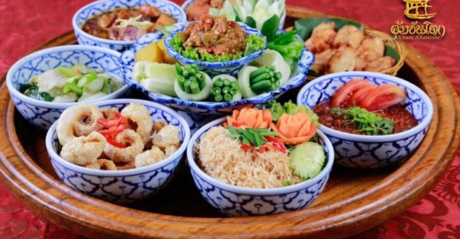Chiang Mai: Khum Khantoke Northern Thai Cuisine and Show - A Chiang Mai evening built around the Khantoke tray