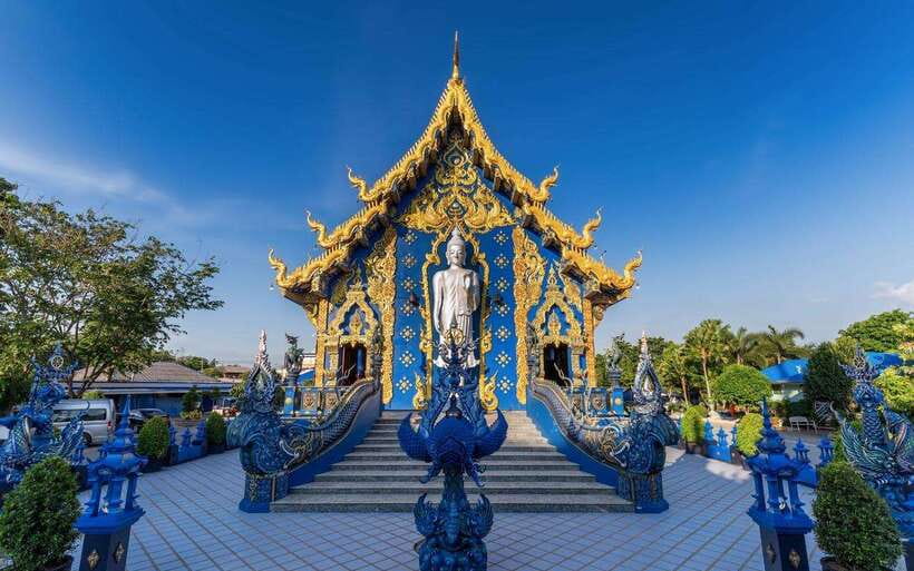 Chiang Mai: Lalita Cafe & White, Blue, Big Buddha Temples - Long Neck Karen Village requires a clear choice