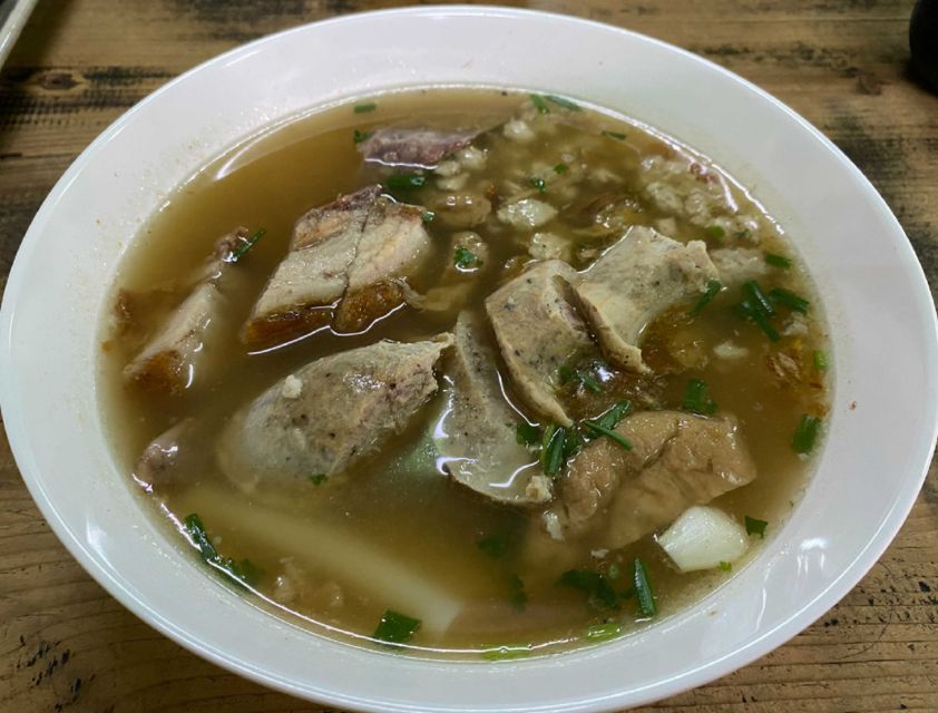 Chiang Mai: Local Food and Markets Guided Walking Tour - A food walk that gives Chiang Mai context