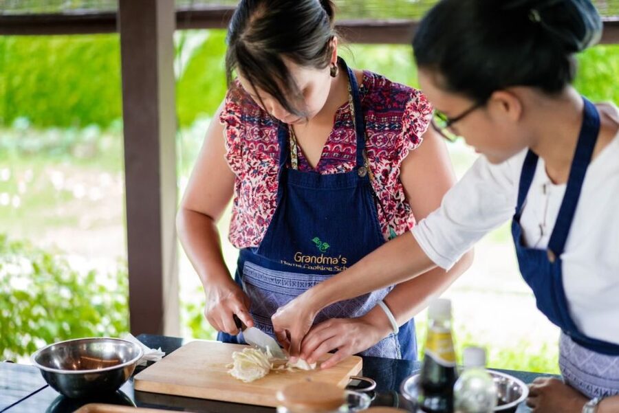 Chiang Mai: Local Northern Thai Cooking Class at Grandma's - Dietary Needs and What to Bring