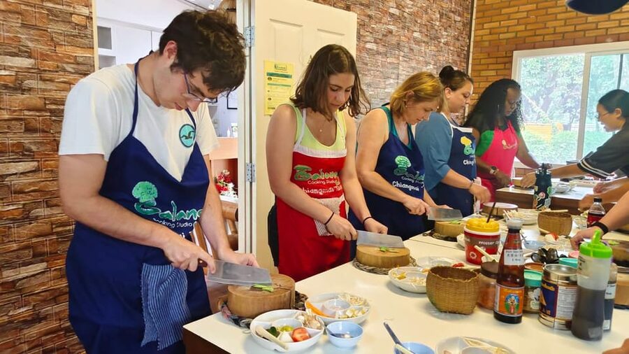 Chiang Mai: Morning Cooking Class with Market Visit - The pace of the cooking lesson