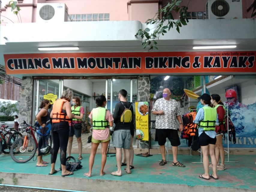 Chiang Mai: Ping River Night Kayaking into City Center - Moving into the city center