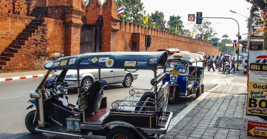 Chiang Mai: Private Tuk Tuk Tour of City Temples With Pickup - Why the tuk tuk format works well in Chiang Mai
