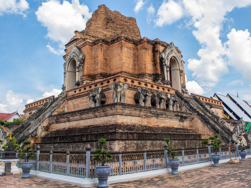 Chiang Mai: Private Tuk Tuk Tour of City Temples With Pickup - Tha Phae Gate and a pause in the Old City