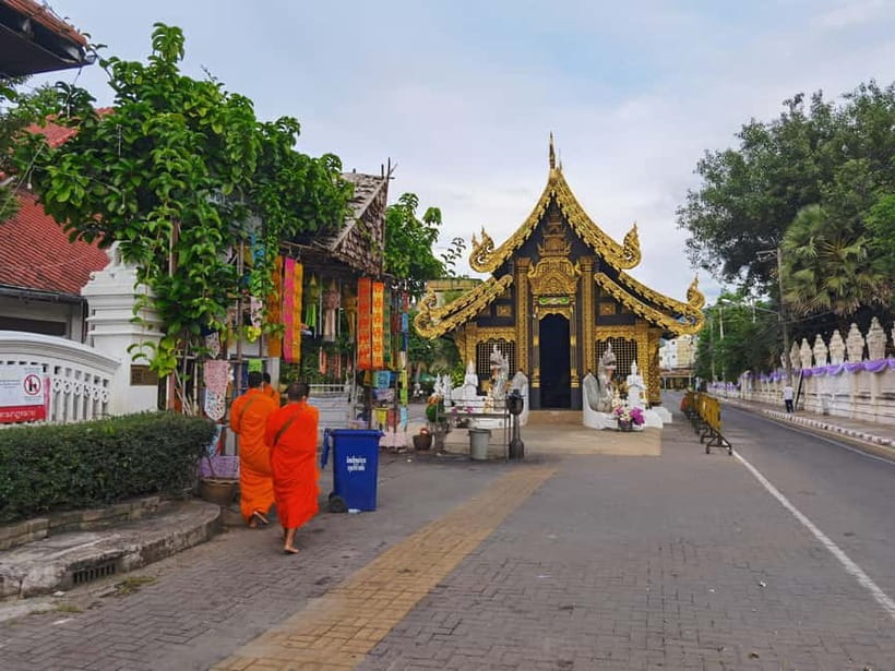 Chiang Mai: Temple And City Walking Tour Part I - Timing, heat, and the physical side of the walk