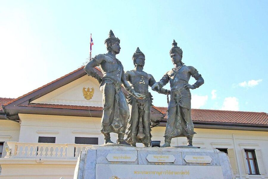 Chiang Mai: Temples and Street Food Night Tour by Tuk Tuk - Key points for choosing this Chiang Mai night tour