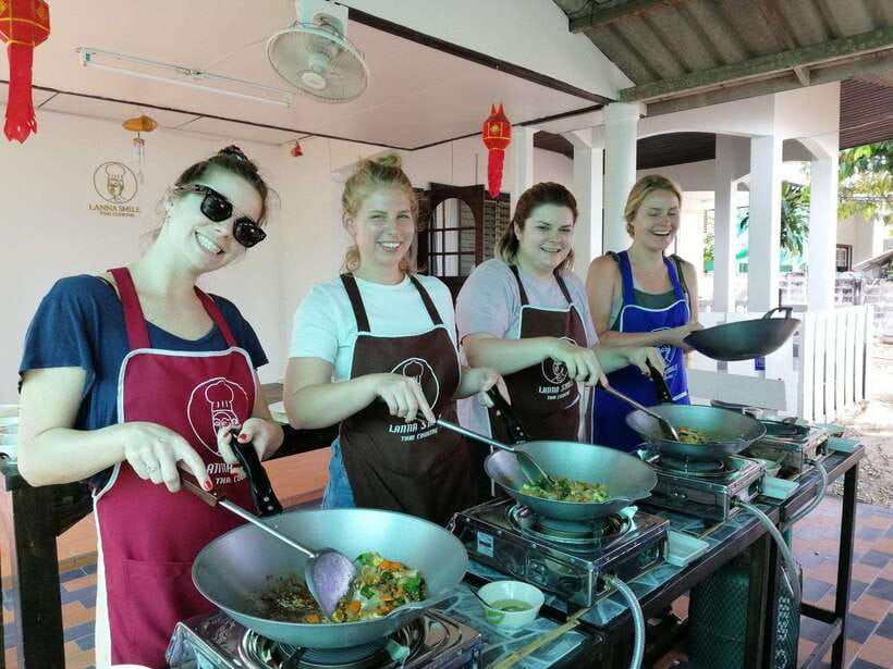 Chiang Mai: Thai Cooking and Market Tour with Lanna Smile - What the teaching feels like