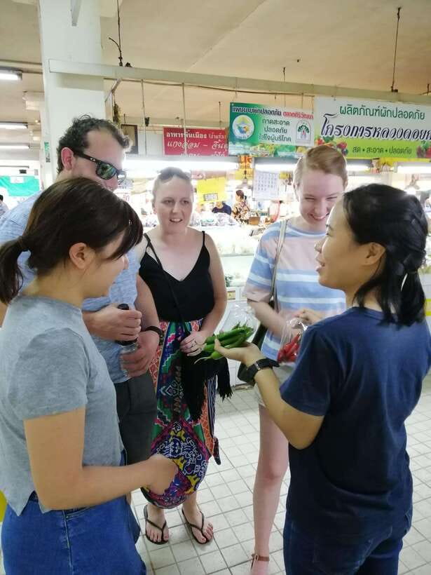 Chiang Mai: Thai Cooking and Market Tour with Lanna Smile - Morning or evening class?