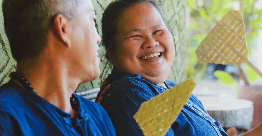 Chiang Mai : Traditional Lanna Bamboo Fan Weaving - A local home, not a polished craft attraction