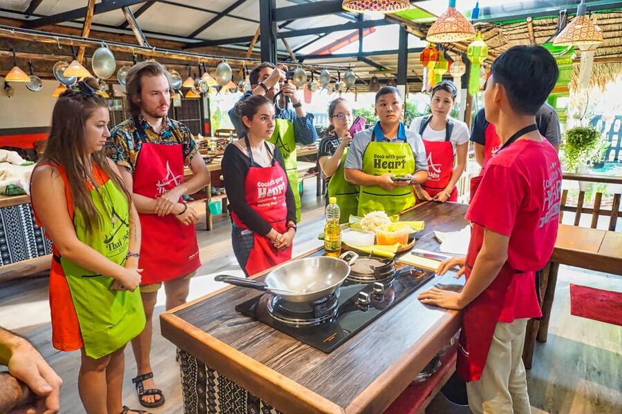 Chiang Mai: Traditional Thai-Akha Cooking Class& Market Tour - Choosing your curry, soup, and stir-fry