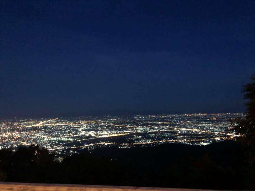 Chiang Mai:Wat Phra That Doi Suthep & Wat Umong Evening Tour - A golden start at Wat Phra That Doi Suthep