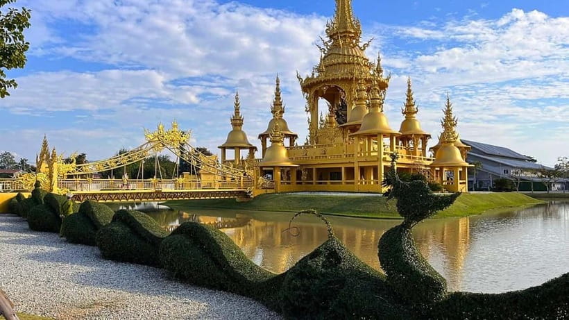 Chiang Mai: White and Blue Temples and Lalita Cafe - Why this Chiang Rai day trip takes all day