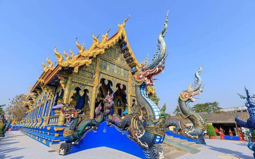 Chiang Mai: White, Blue & Big Buddha Temples in Chiang Rai - Optional stop at Long Neck Karen Village