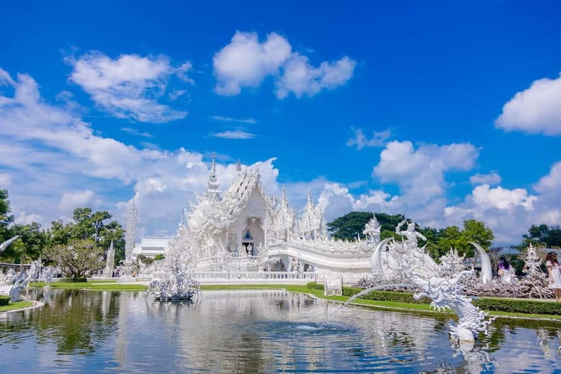 Chiang Mai: White, Red/Black & Blue Temples Tour with Lunch - The long ride back to Chiang Mai