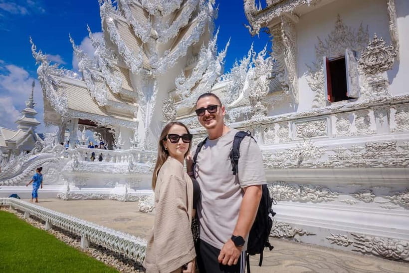 Chiang Mai: White, Red/Black & Blue Temples Tour with Lunch - Huay Pla Kang and its huge white statue