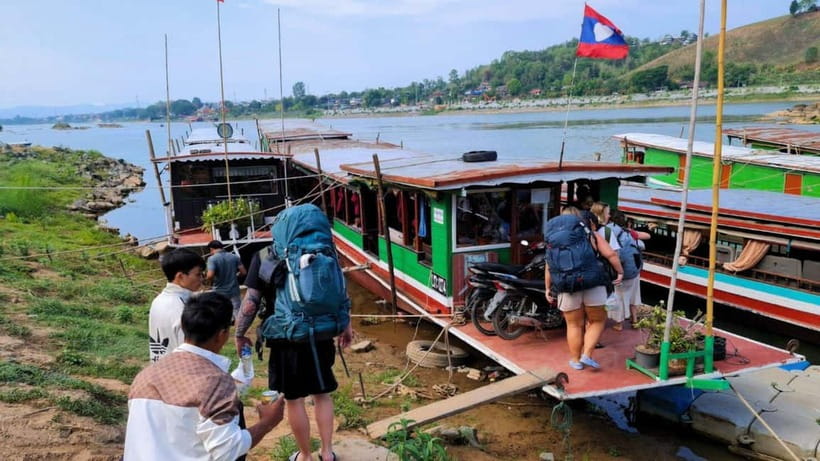 Chiang Rai:3D2N Transfer to Luang Prabang by Slow Boat - Day 1: Chiang Rai to Huay Xai by van and border bus