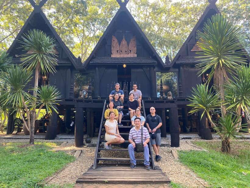 Chiang Rai: City Highlights One-Day Tour with Thai Lunch - Long Neck Karen Village: decide for yourself