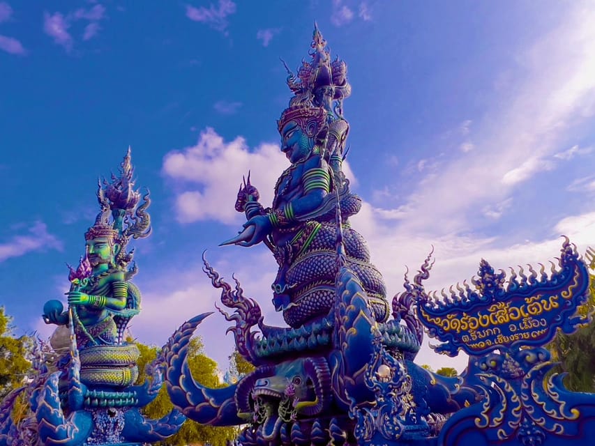 Chiang Rai: Discover 7 Must-See Spots & Lunch Included - Baan Dam, the Black House, and its striking artwork