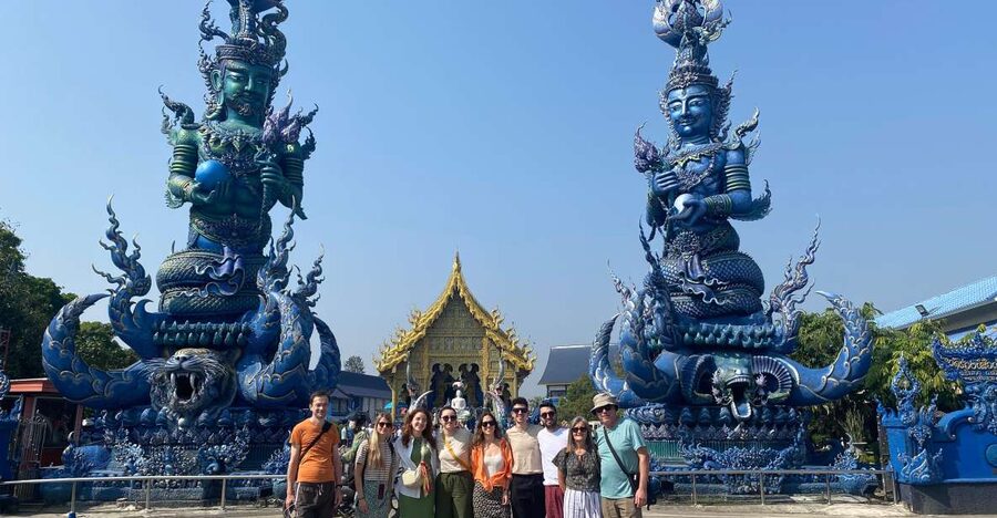 Chiang Rai Guide: Popular 7places 3Colors ,Golden Triangle - Blue Temple and northern Thai color