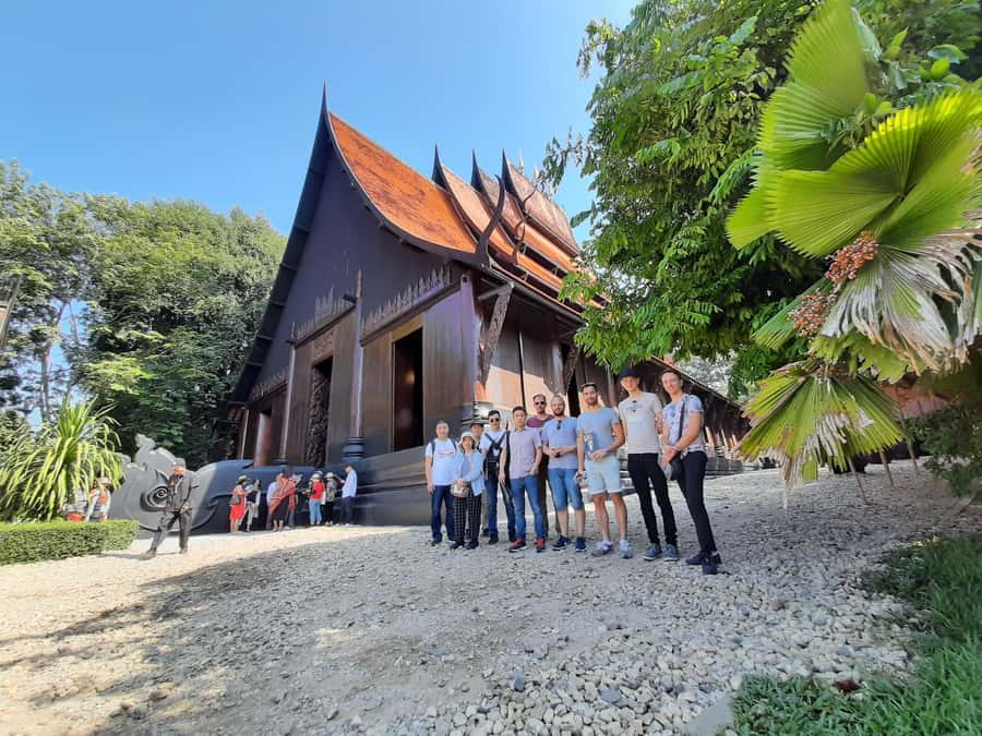 Chiang Rai Must-See Tour – 7 Icons, Lunch & Small Group(9pp) - Blue Temple: luminous color and a calmer mood