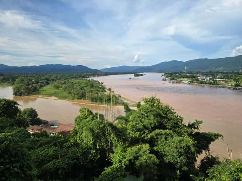 Chiang Rai: Private Tour with Driver and Custom Itinerary - The Golden Triangle and the Mekong